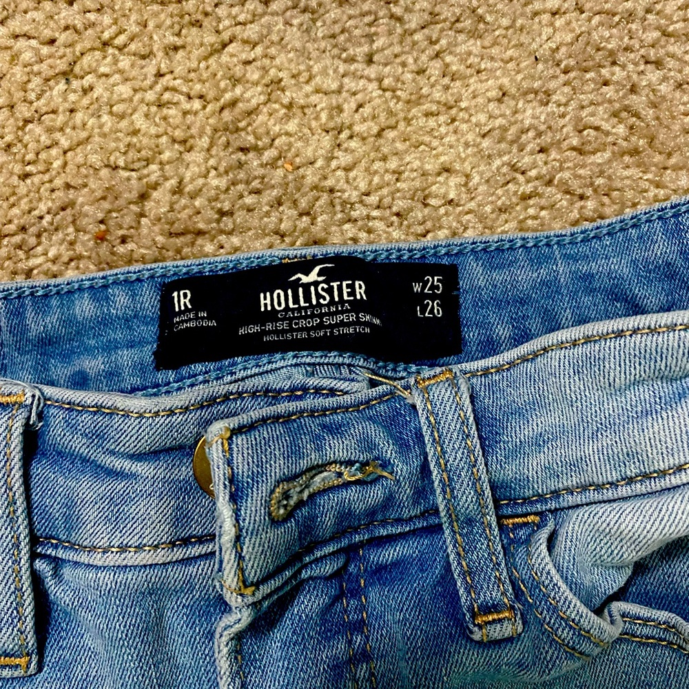 Hollister Girls Jeans (Torn style) size waist 25, length 26
